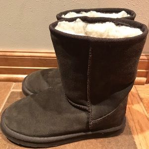 Ukala by EMU Chocolate Boots Size 6